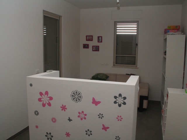 Photo 1-even-yehouda-chambre1.jpg 17