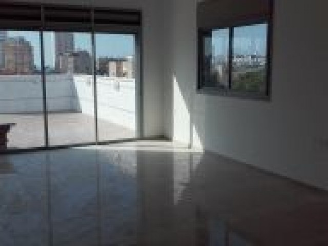 Photo salon1-penthouse-batyam607.jpg 5