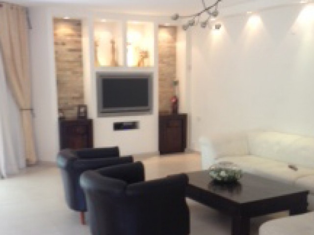 Photo salontv-maison-rishon-decalim.jpg 11