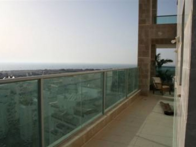 Photo terrasse1-pent-rishon-906.jpg 11